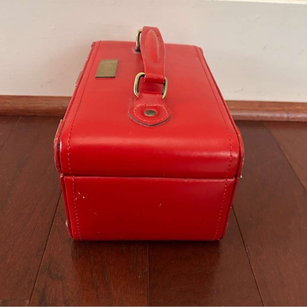 Red Lockable Jewelry Box w/ Mirror Travel Case Insert Key & Velvet Compartments - Picture 12 of 15